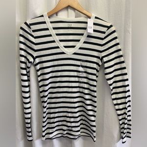Gap Long Sleeve Striped V Neck